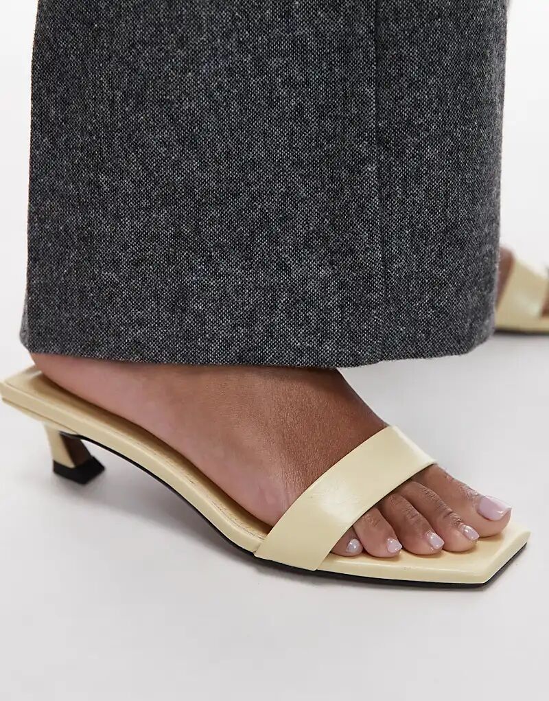 Босоножки Inga с квадратным носком и средним каблуком бледно-желтого цвета Topshop — фото 3
