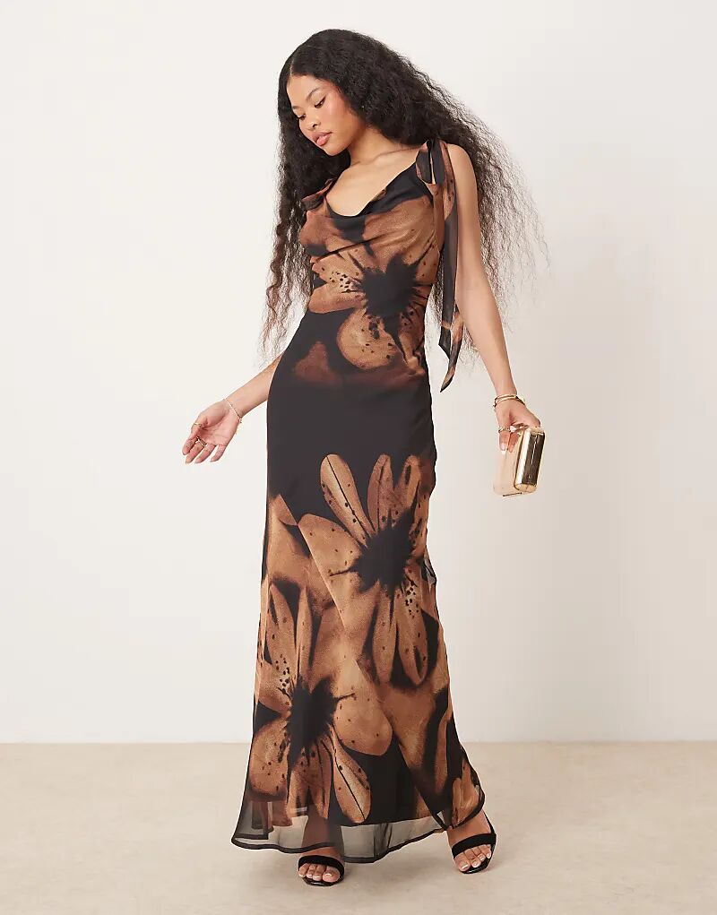 

Платье-комбинация с завязками на плечах и воротником-хомутиком коричневого цвета с крупным цветочным принтом Miss Selfridge