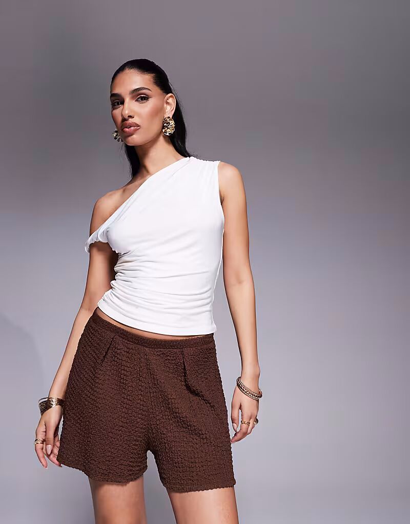 

Фактурные шорты ASOS DESIGN шоколадного цвета