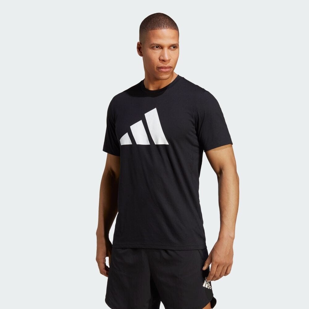 

Футболка Adidas IB8273, черный