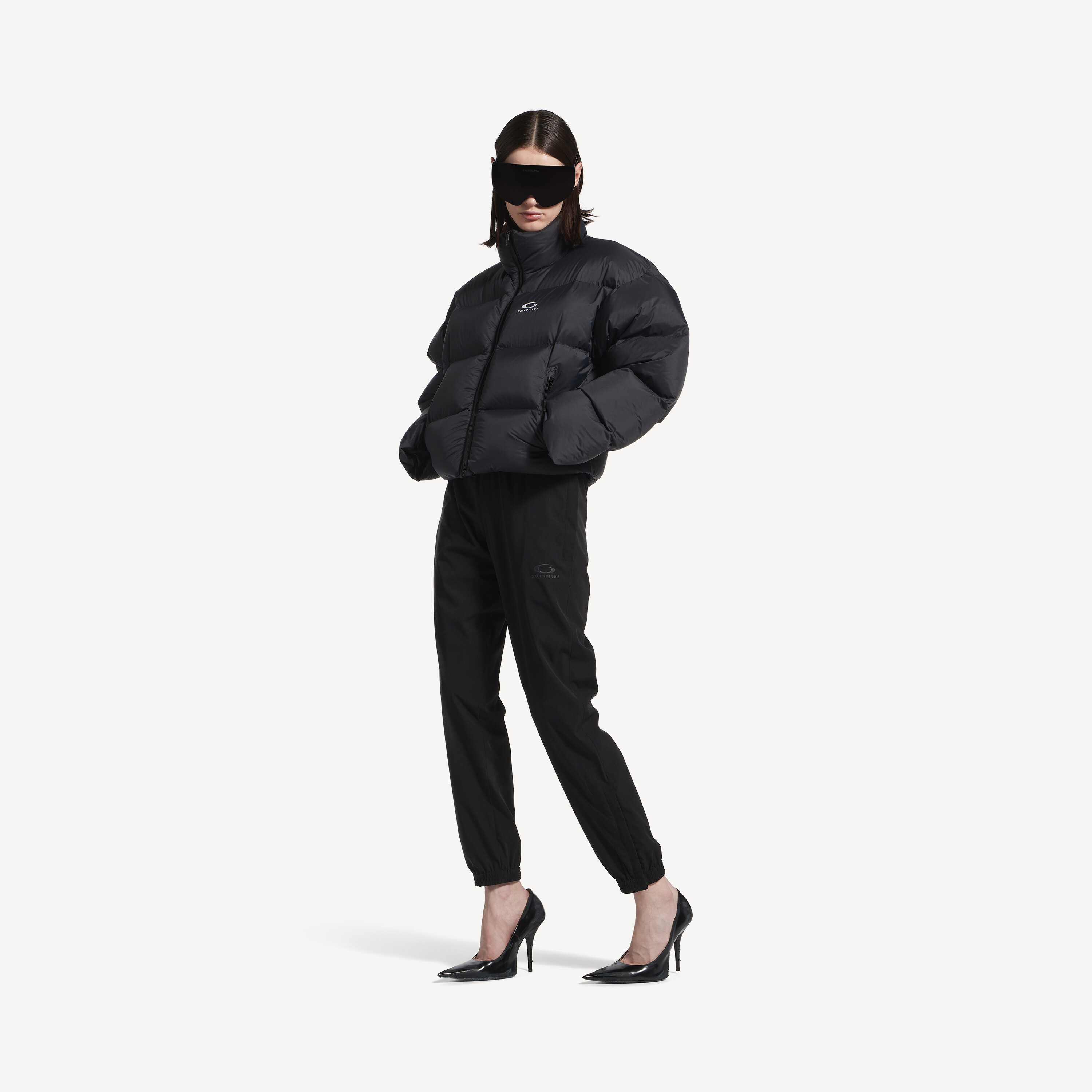 

Женская укороченная пуховая куртка черного цвета BALENCIAGA, черный