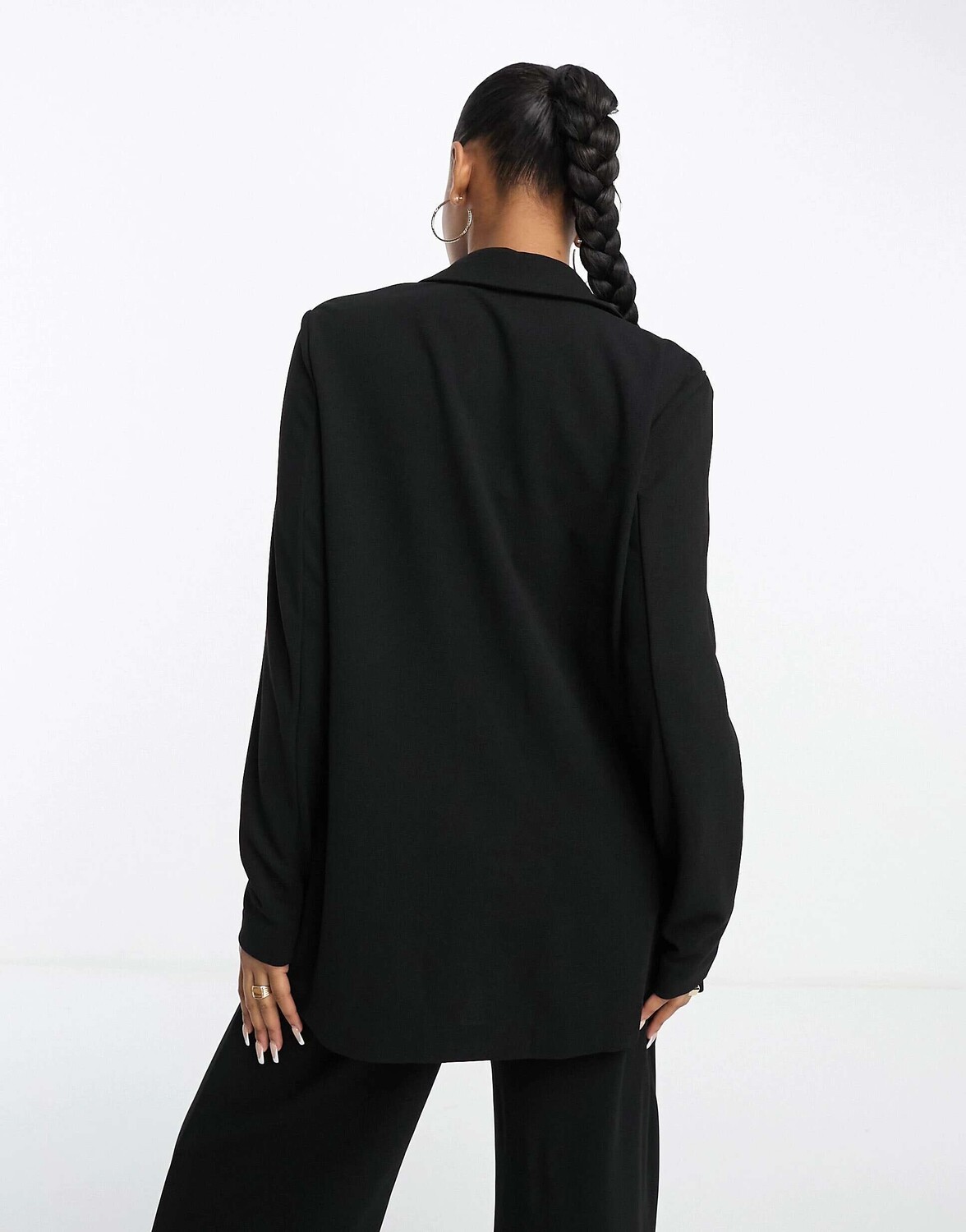 

Черный удлиненный пиджак из джерси Vero Moda