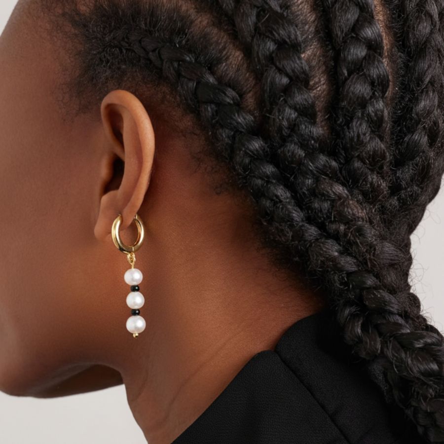 

Серьги-кольца с покрытием из 18-каратного золота, украшенные пресноводным жемчугом и японскими бусинами Joey Baby, Gold. Pearl. Black