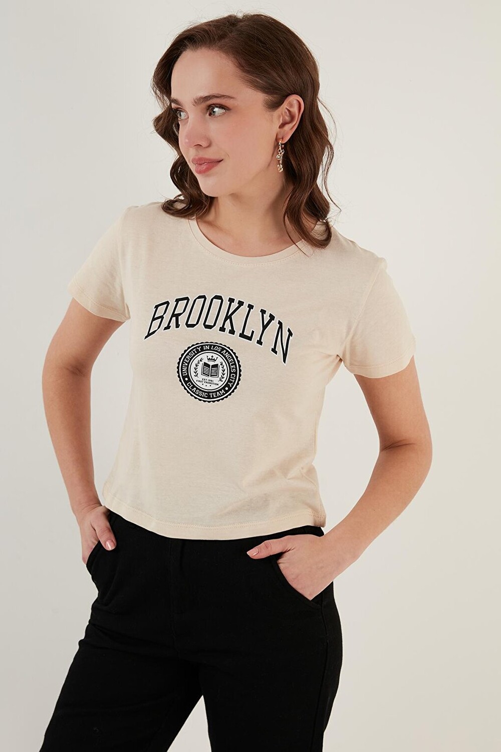 

Футболка приталенного кроя с круглым вырезом Brooklyn 5864581 Lela, серый