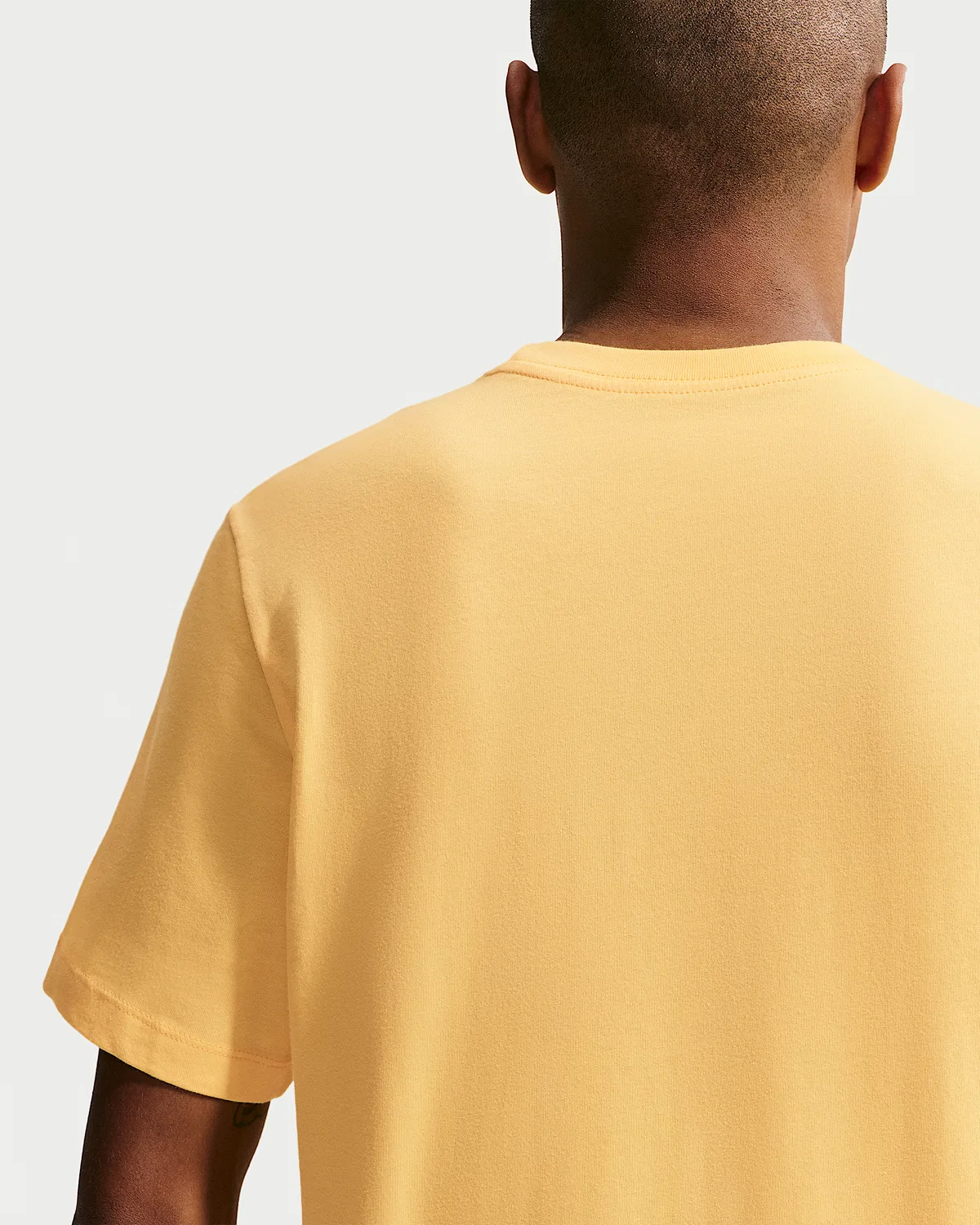 Мужская футболка Nike Sportswear, Topaz Gold — фото 2