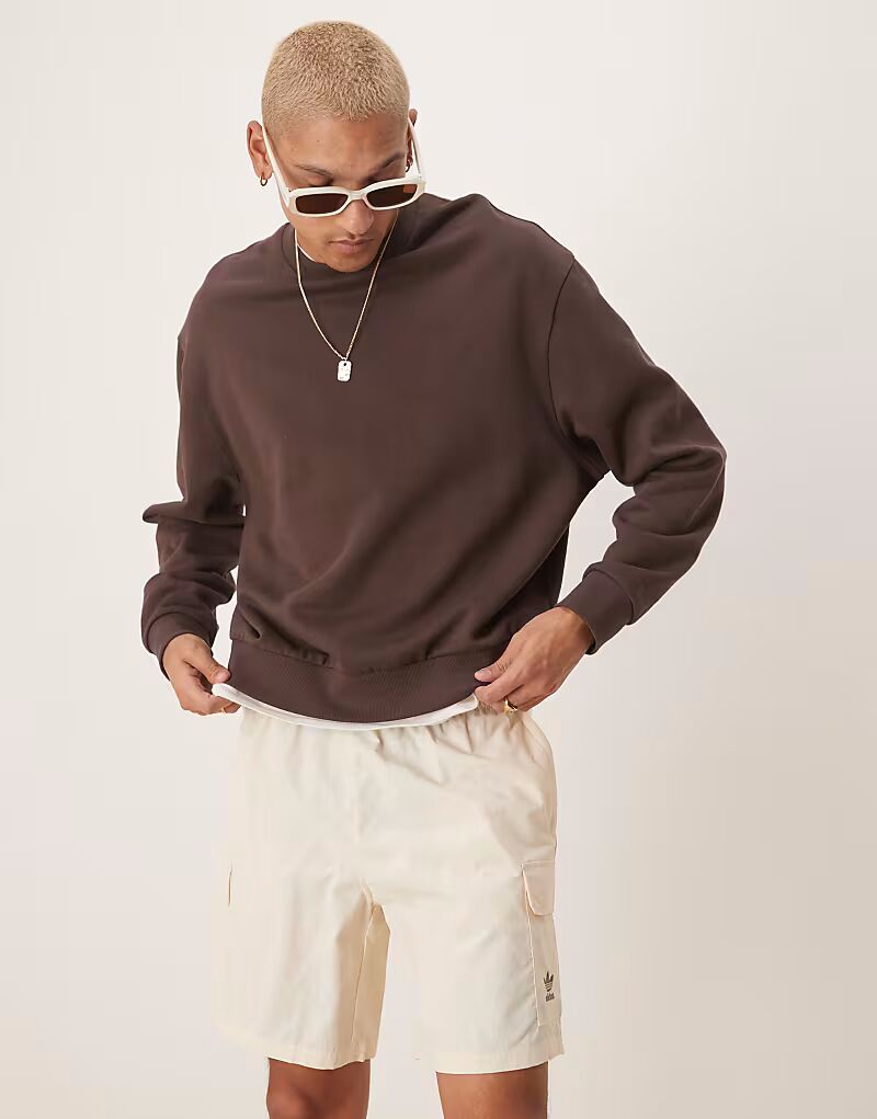 

Шорты-карго Adidas Originals Trefoil Essentials кремового цвета