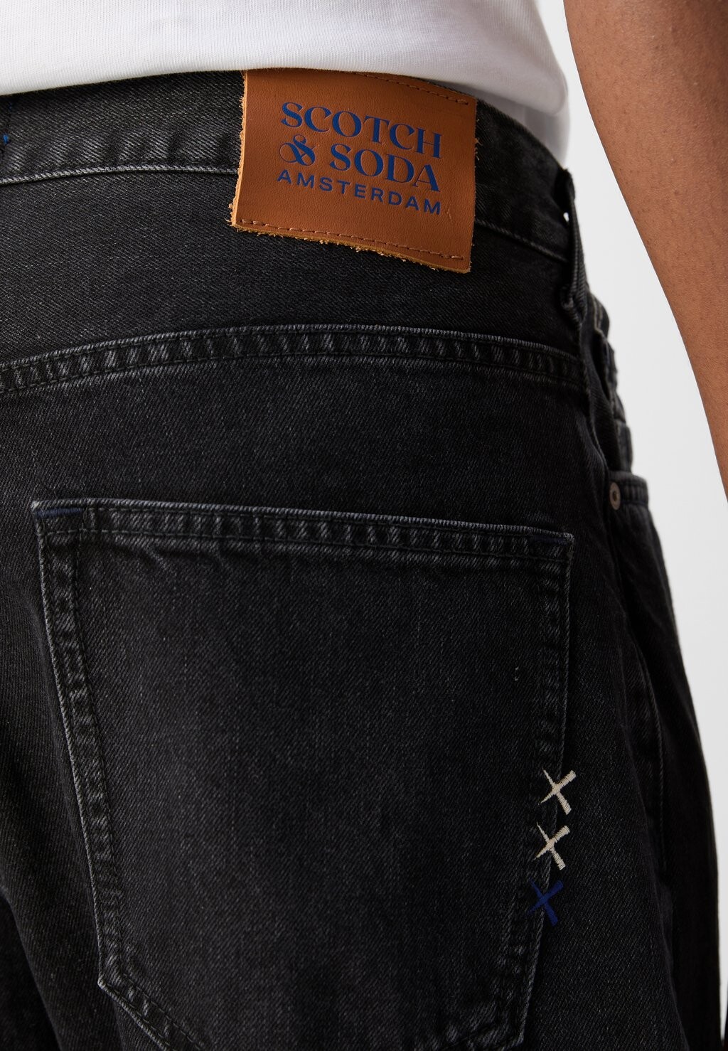 

Джинсы-бойфренды CORE THE PITCH LOOSE FIT Scotch & Soda, черный деним