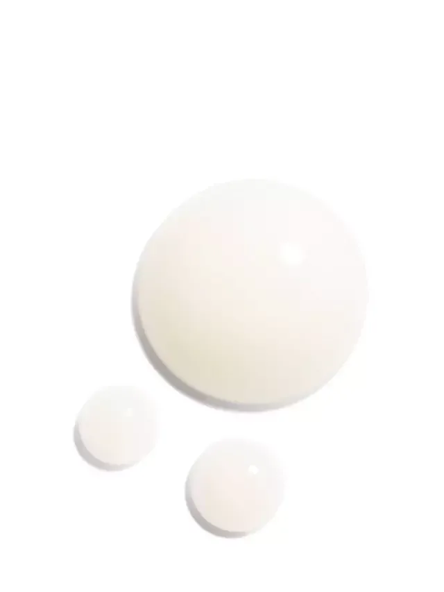 Сыворотка Chanel — Для глаз N°1 Revitalising Eye Serum разглаживает, оживляет и придает глазам свежий, 15 мл — фото 4