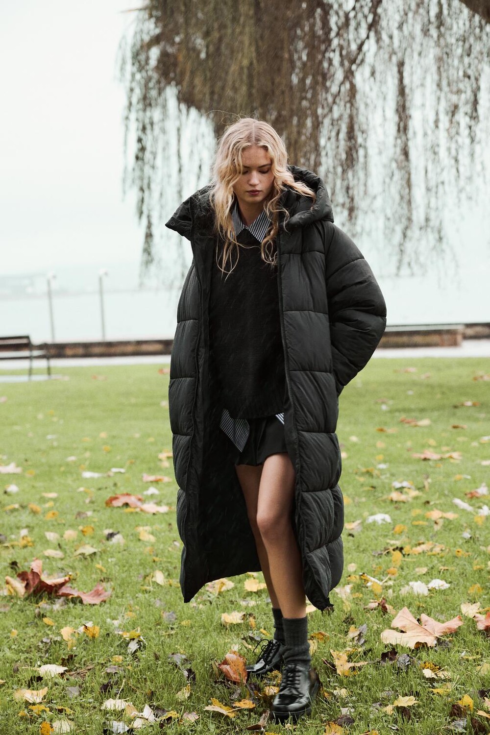 

Длинный анорак с защитой от воды и ветра ZARA, черный