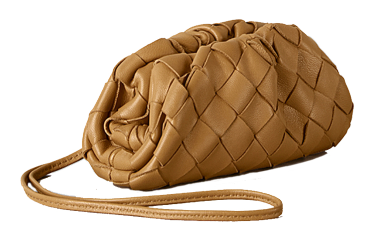 Bottega Veneta Женская мини-сумочка клатч из овчины медового цвета — фото 2
