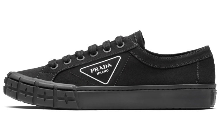 

Кроссовки Prada с логотипом Wheel