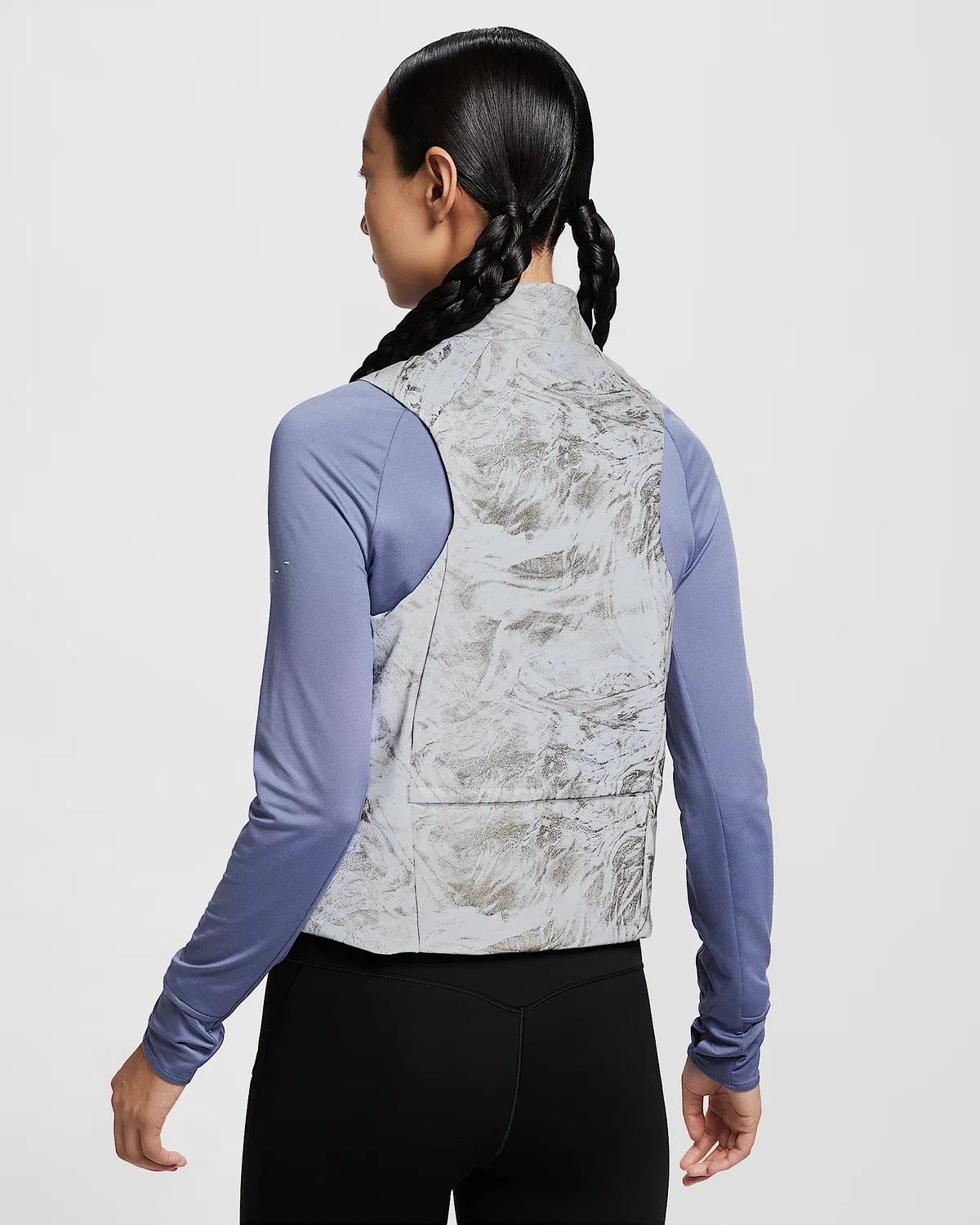 Женский жилет для бега Nike Swift Therma-FIT ADV с отражающими элементами, Vast Grey/Black — фото 2
