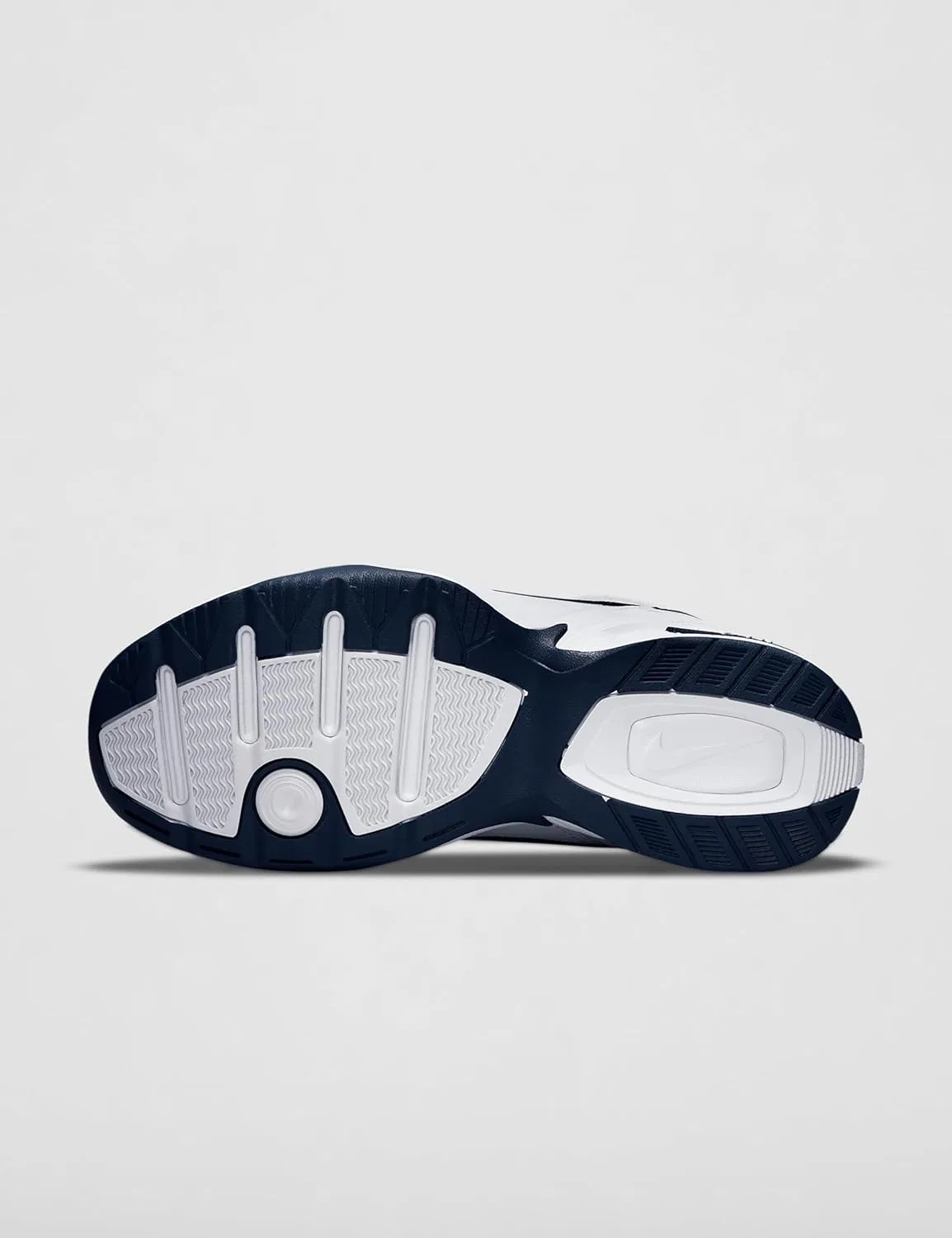 Кроссовки для тренировок Nike Air Monarch IV, белый/серебристый/тёмно-синий — фото 4