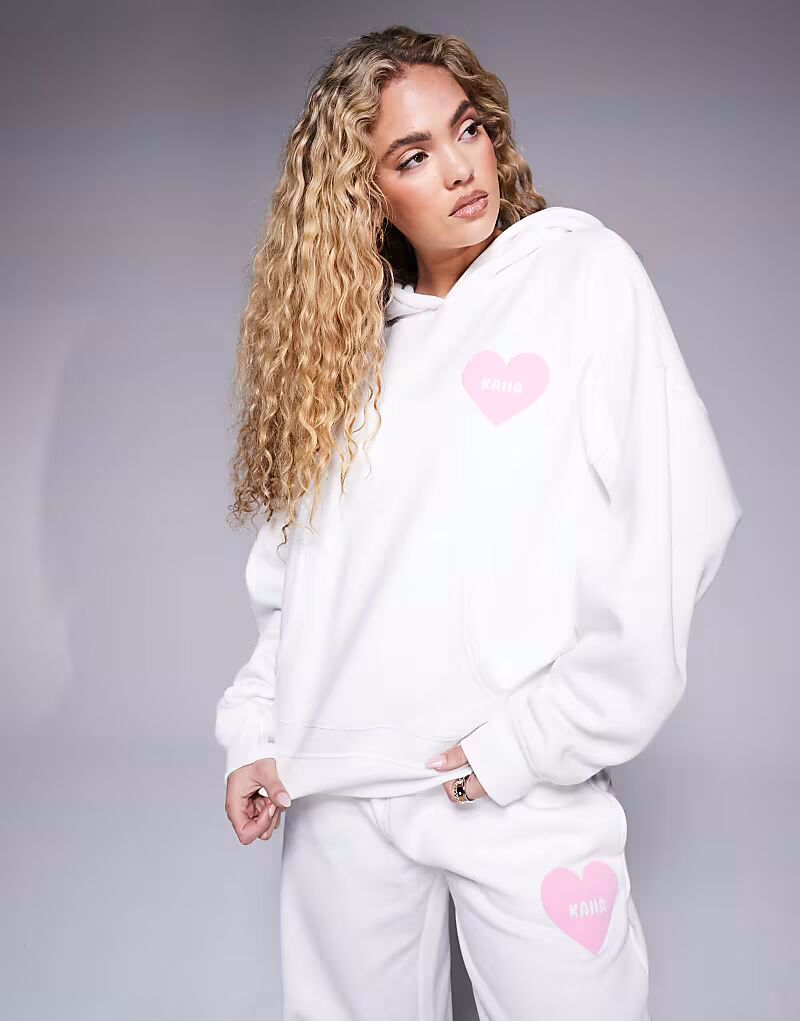 

Толстовка Kaiia Love Hearts свободного кроя кремового цвета