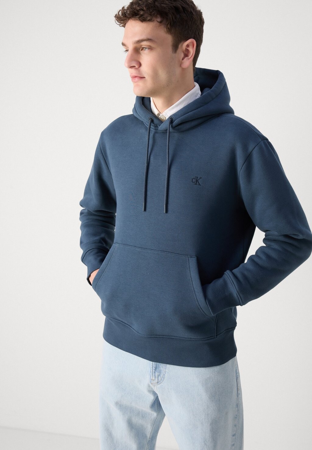 

Джемпер с капюшоном HOODIE Calvin Klein, черный