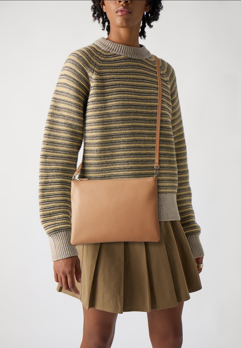 

Сумка через плечо BEST CROSSBODY Coccinelle, песочный, Бежевый, Сумка через плечо BEST CROSSBODY Coccinelle, песочный
