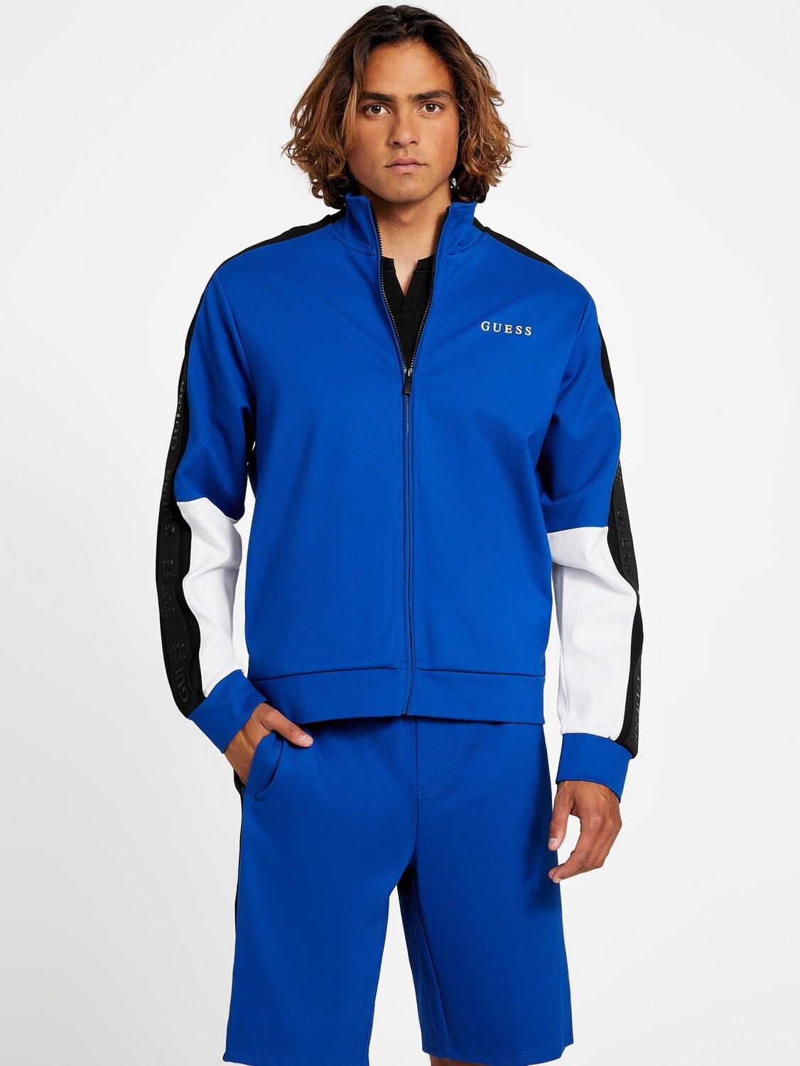 

Куртка Mateo с логотипом в стиле колор-блок Guess Factory, цвет Surfing Blue