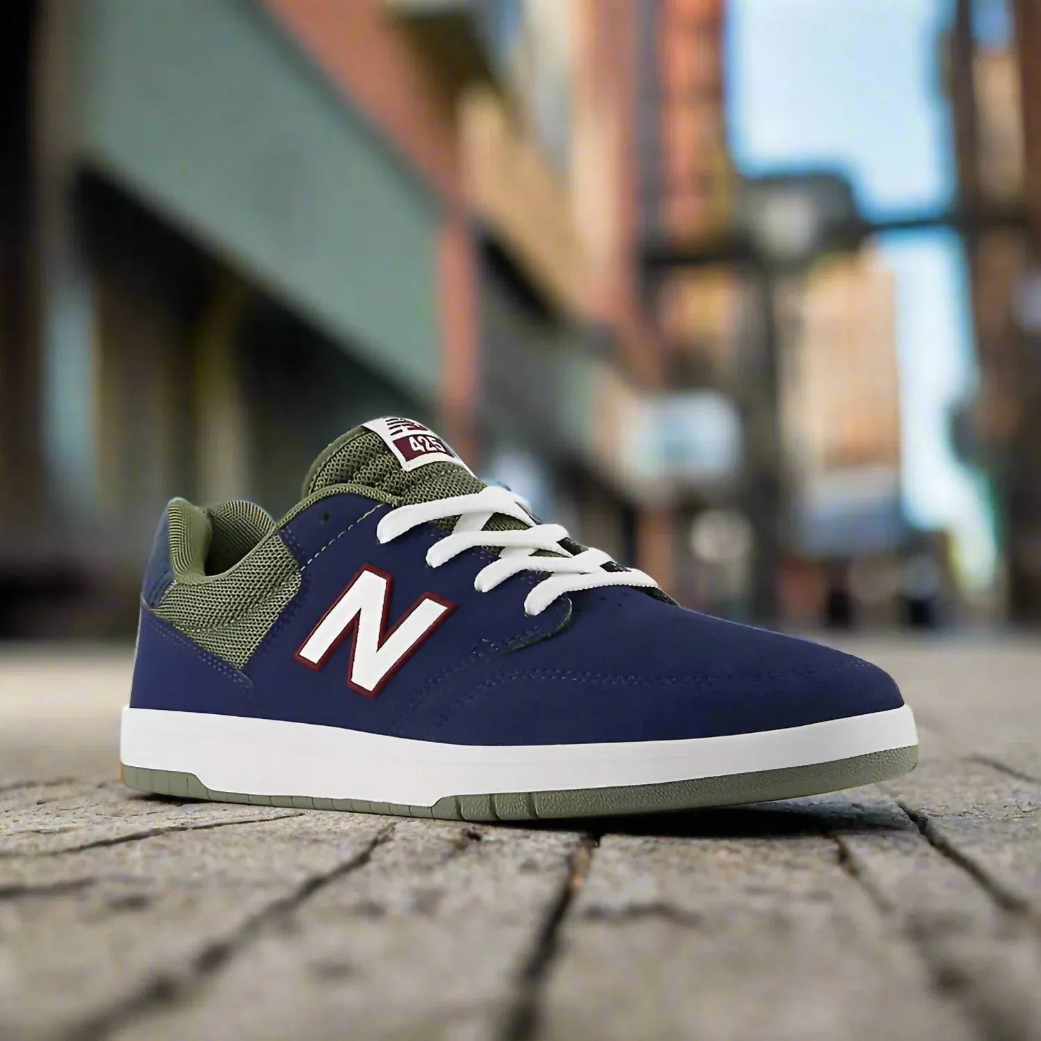 New Balance Мужские кроссовки Numeric 425 темно-синего цвета с белыми вставками — фото 3