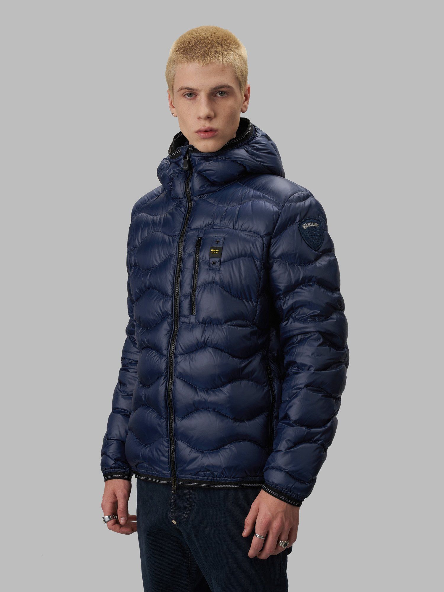 

Синяя нейлоновая мужская куртка Blauer