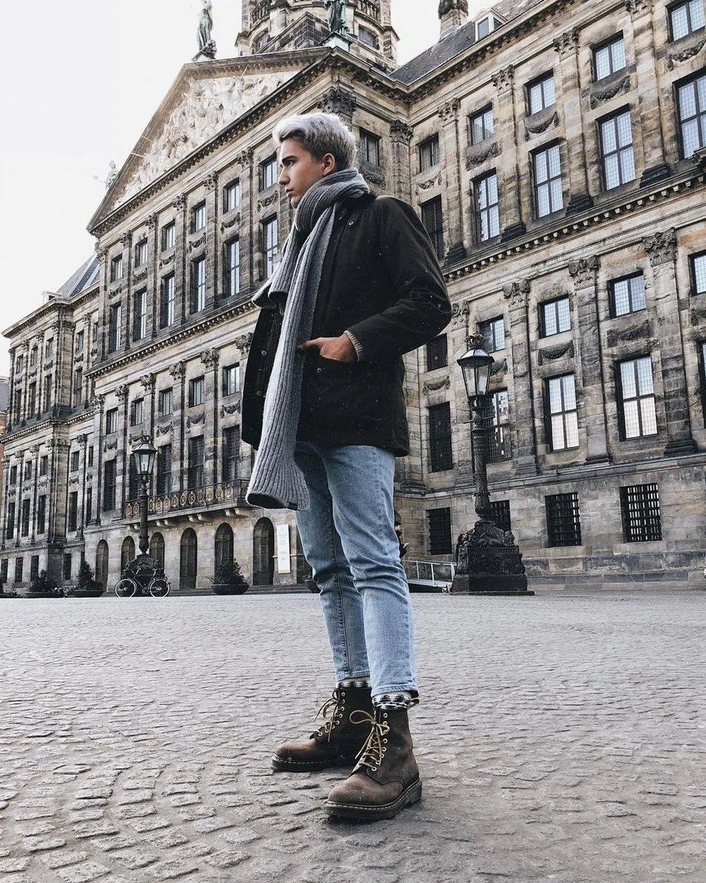Ботинки кожаные Dr. Martens 1460 Crazy Horse на шнуровке, коричневый — фото 2