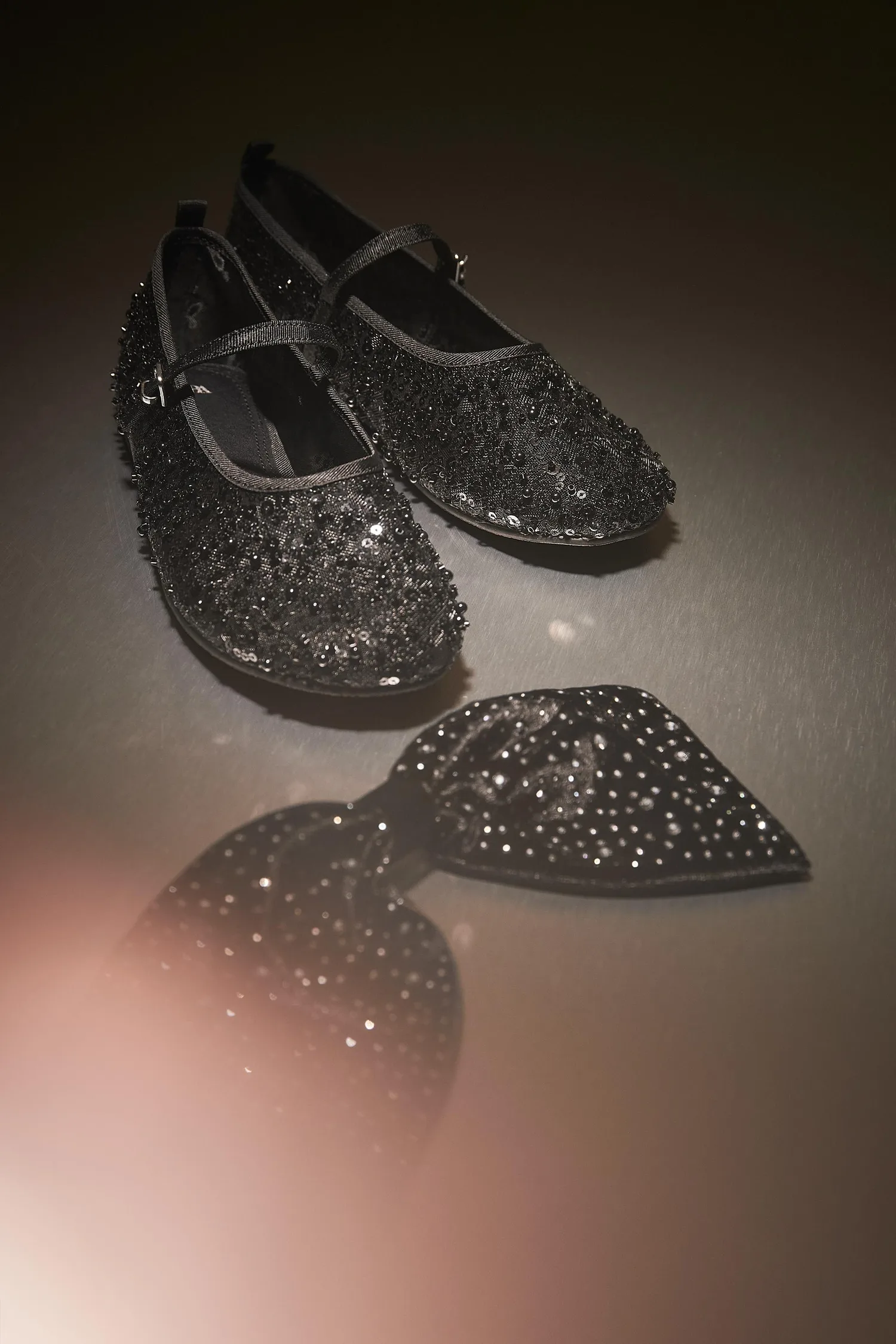 Туфли ballerinas with pearl details and buckle Zara, черный