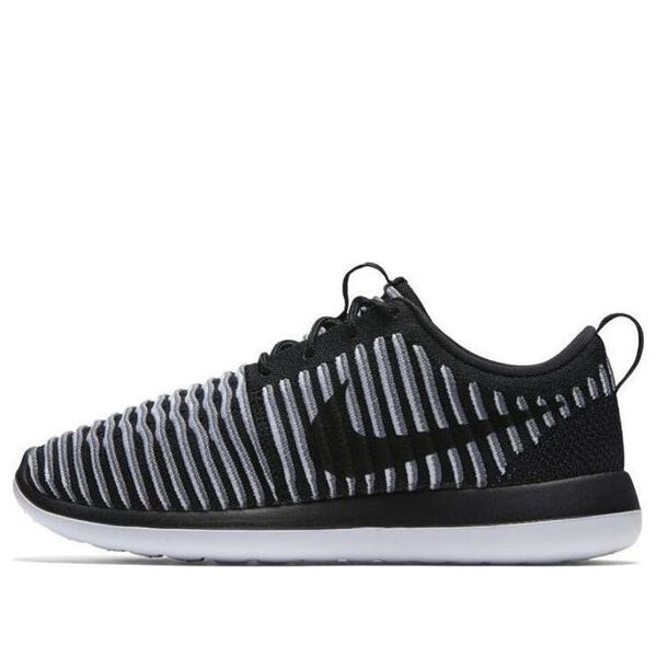 

Кроссовки roshe two flyknit Nike, черный