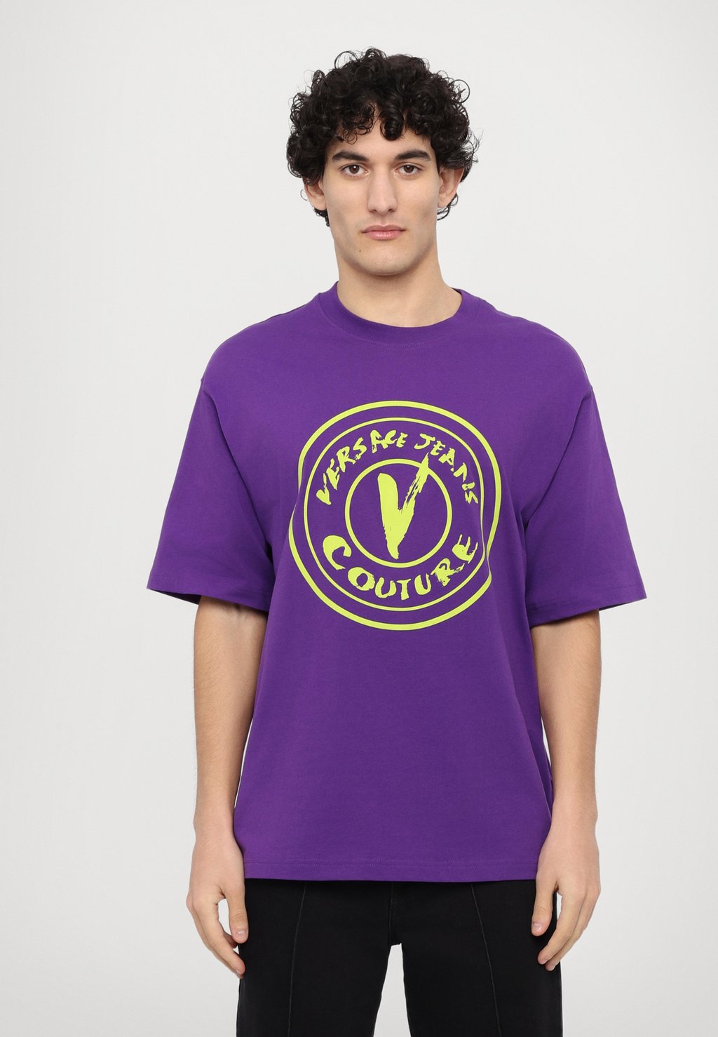 

Футболка с принтом Versace Jeans Couture, сиреневый