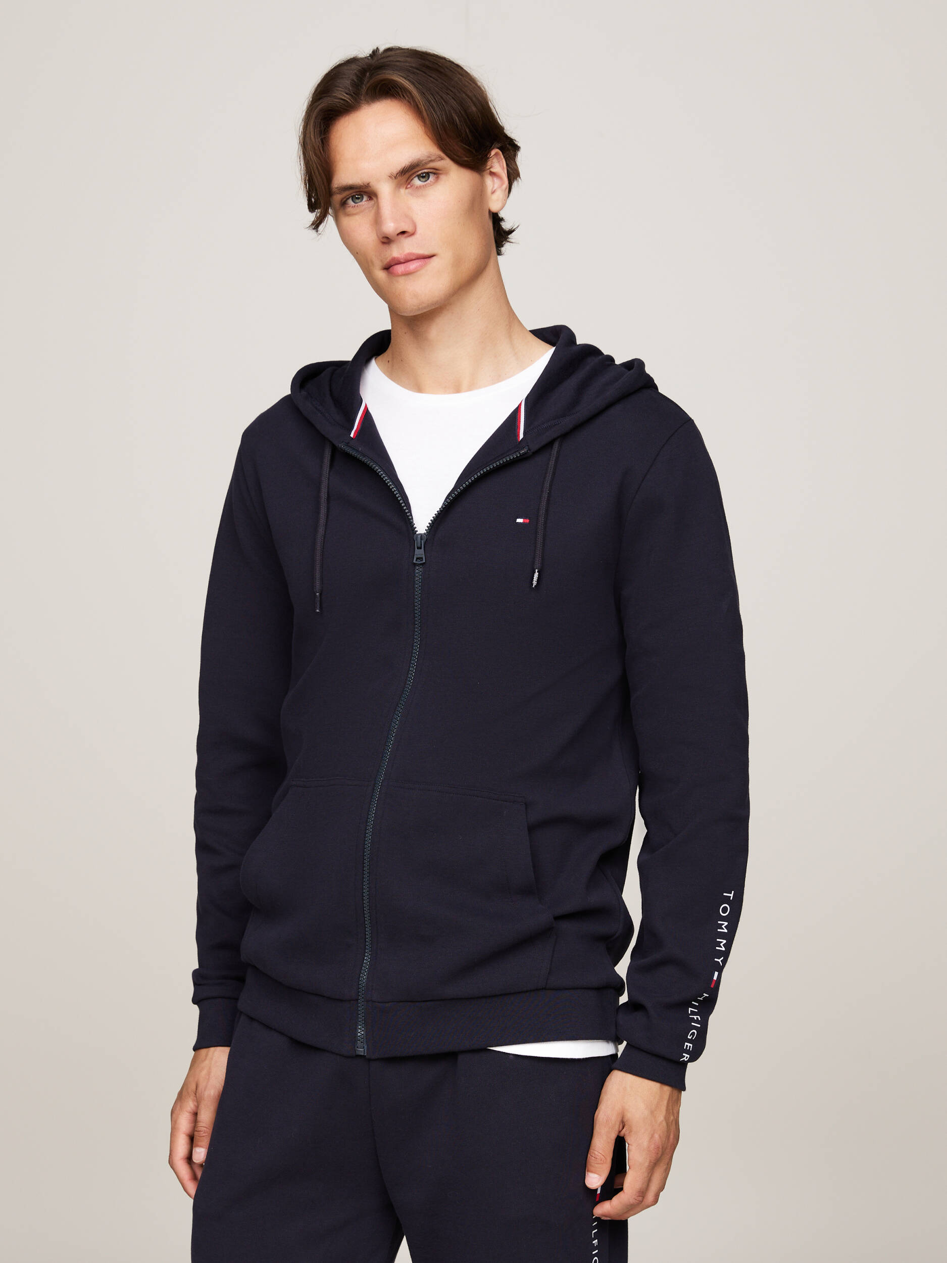 

Толстовка Tommy Hilfiger Regular Fit, темно-синий