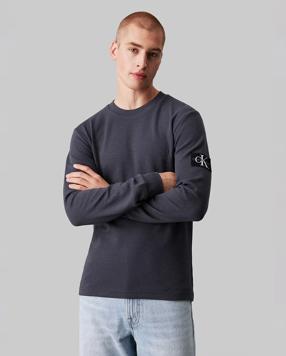 

Мужская трикотажная футболка с длинными рукавами и тиснением Calvin Klein Jeans, черный