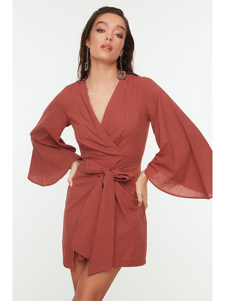 

Короткое платье trendyol Kleid, коричневый