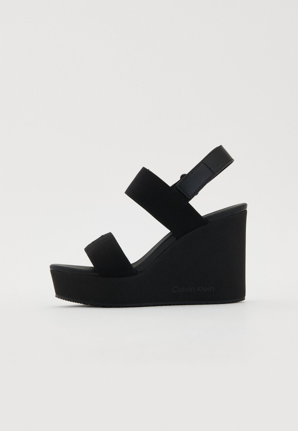 Босоножки на танкетке WEDGE Calvin Klein Jeans, черный