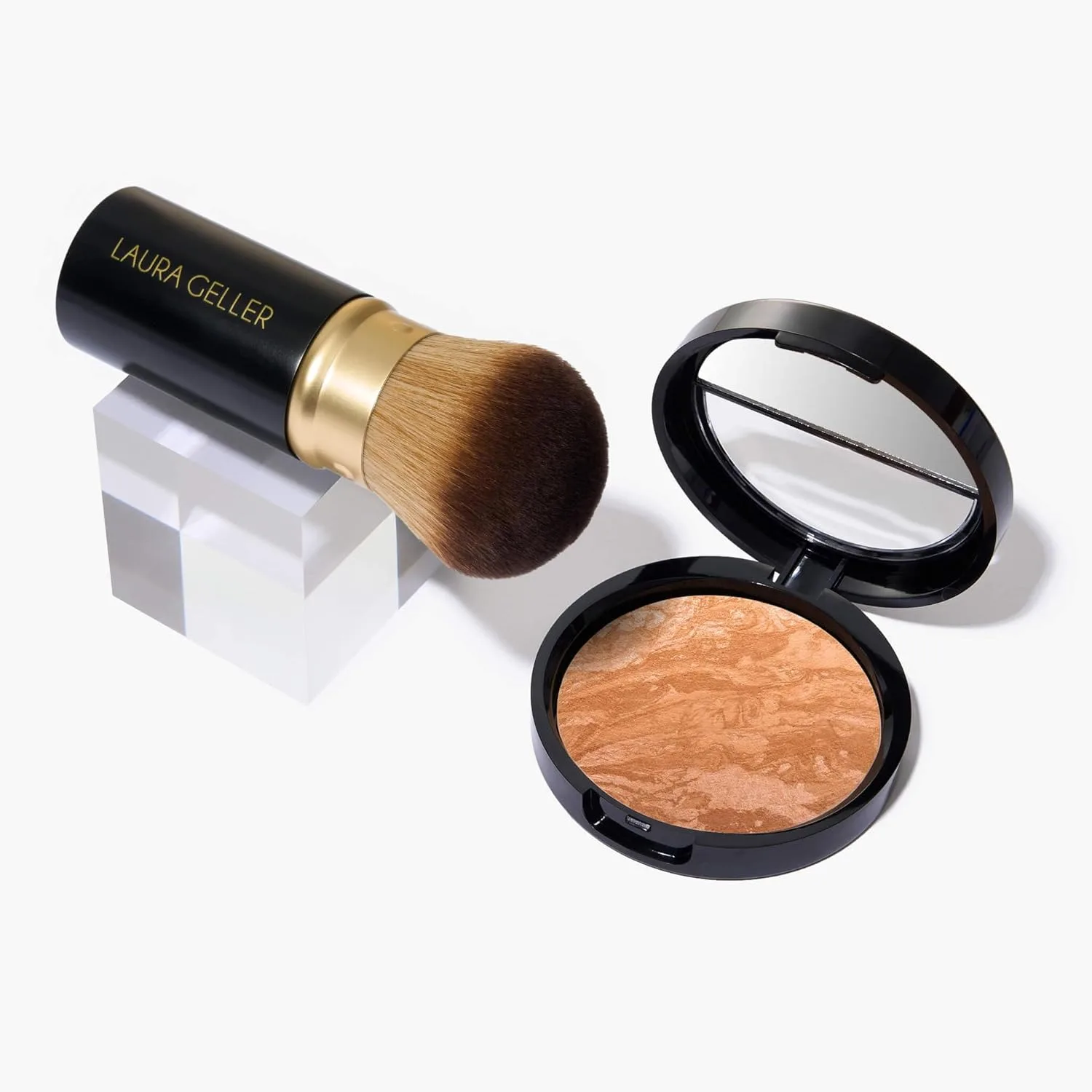 Тональная основа Laura Geller Baked Balance-N-Glow Illuminating Color Correcting Foundation - Golden Medium - выдвижная кисть-аэрограф кабуки (2 шт.), Golden