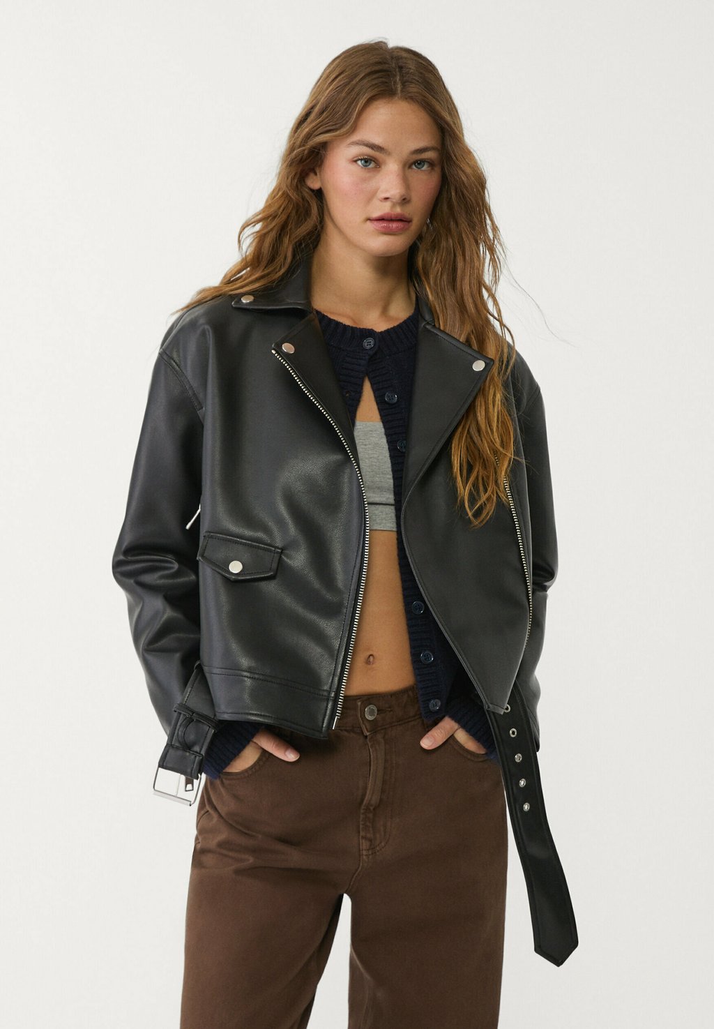 

Куртка из искусственной кожи Stradivarius, черный