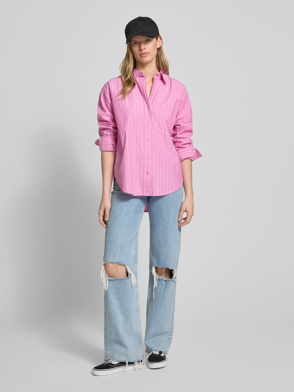 

Блузка свободного кроя с нагрудным карманом Gina Tricot, розовый