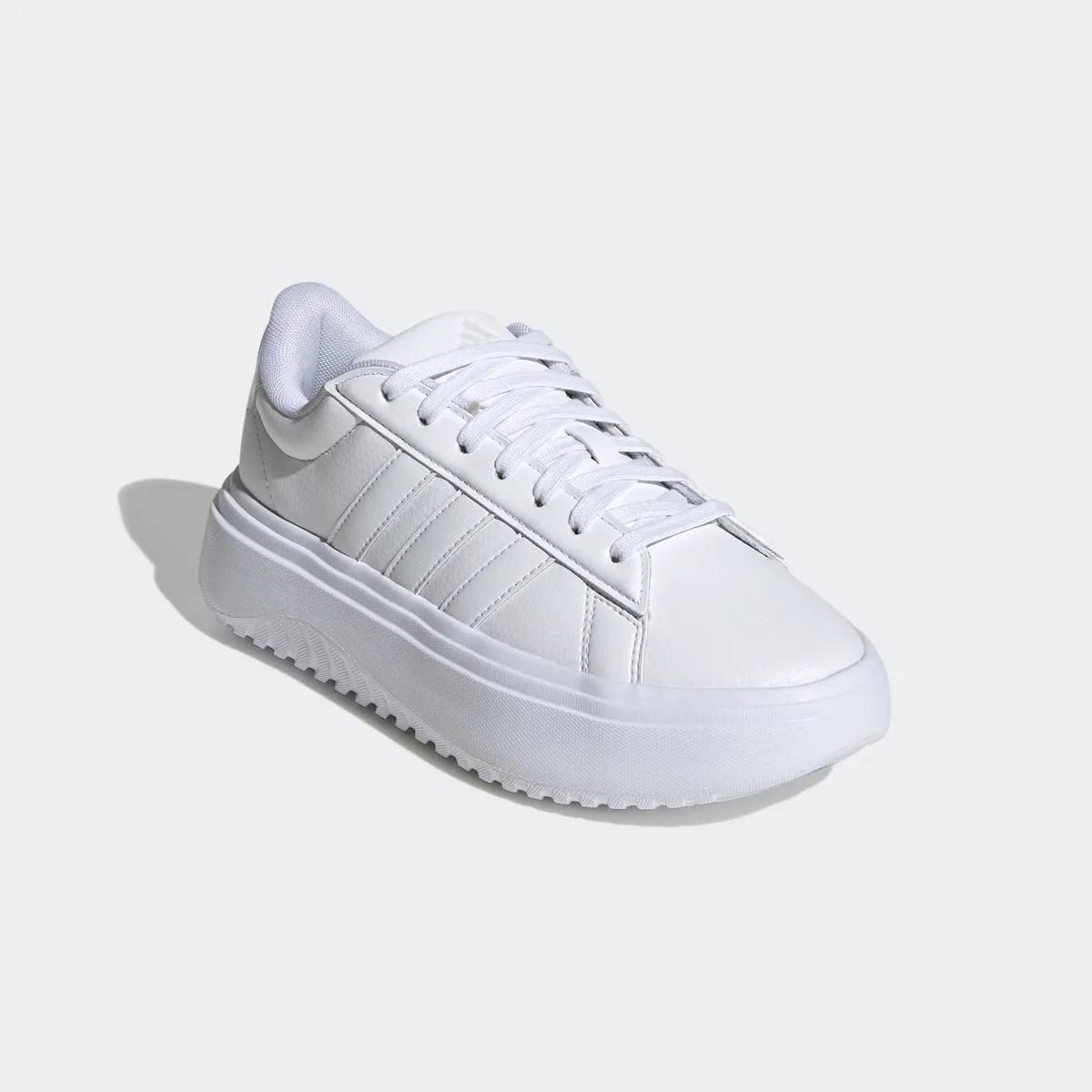 

Спортивные кроссовки adidas "GRAND COURT PLATFORM" Adidas Sportswear, белый