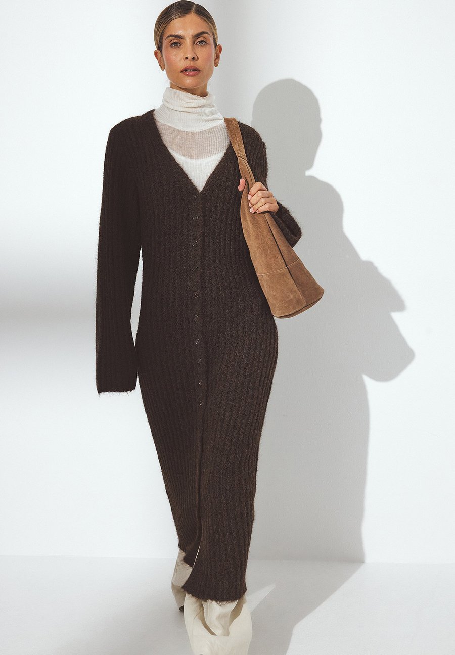 

Платье NA-KD Jumper dress, Brown