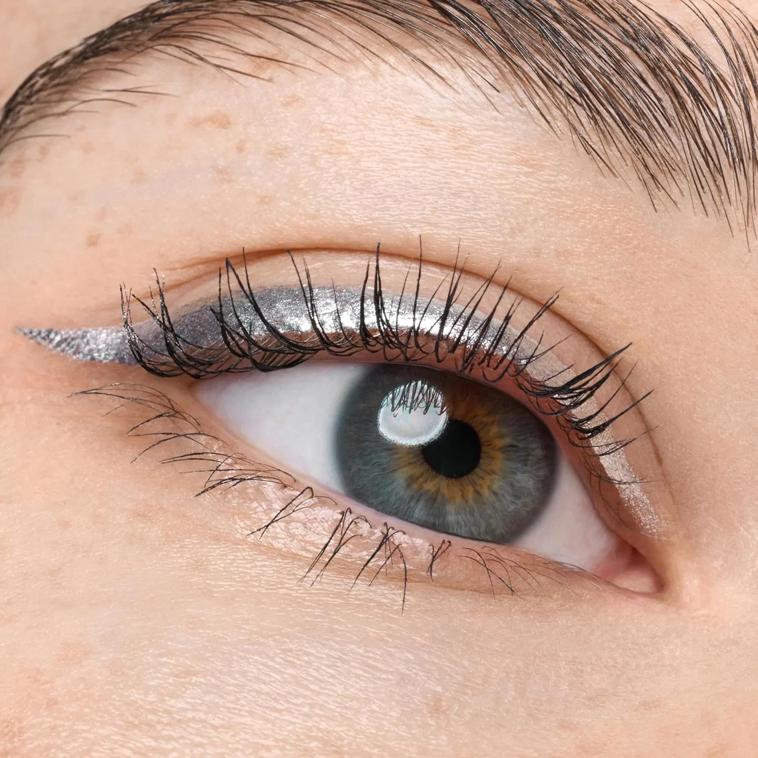 Жидкая подводка для глаз «Space Glam Liquid Effect Eyeliner» №010 от Catrice Catrice, 010 Moonstone Metallic — фото 3
