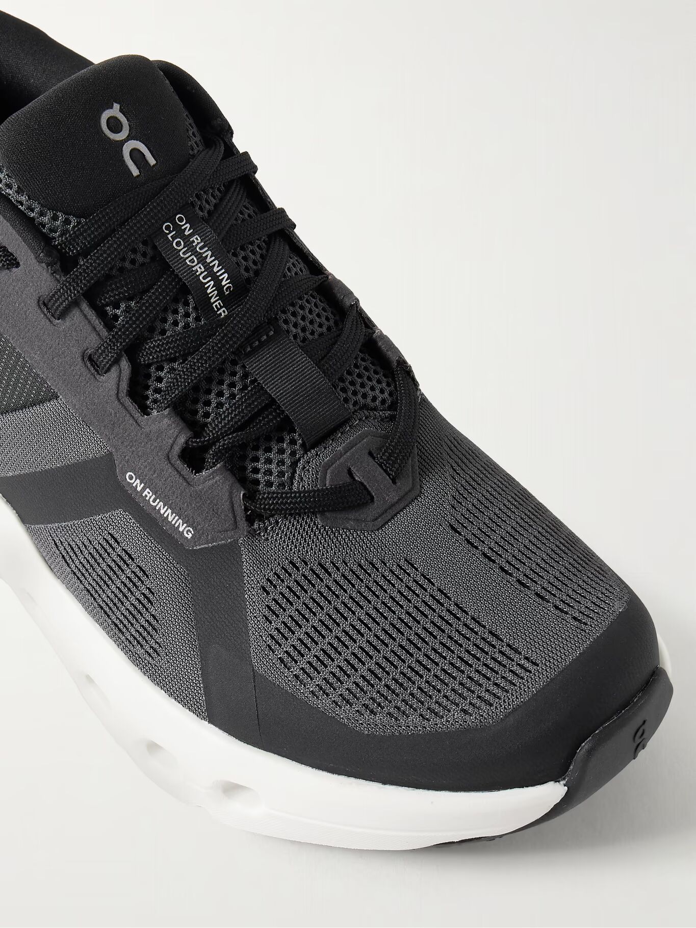 

Кроссовки для бега Cloudrunner 2 Mesh ON, черный