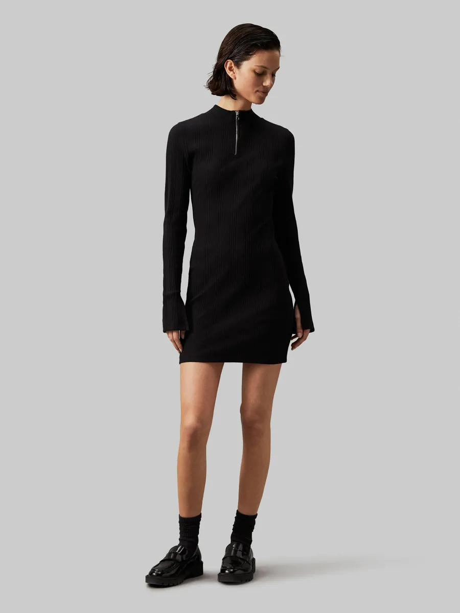 

Платье-свитшот Calvin Klein Jeans "VARIEGTAED RIB HALF ZIP LS DRESS" с нашивкой-логотипом, цвет Ck Black