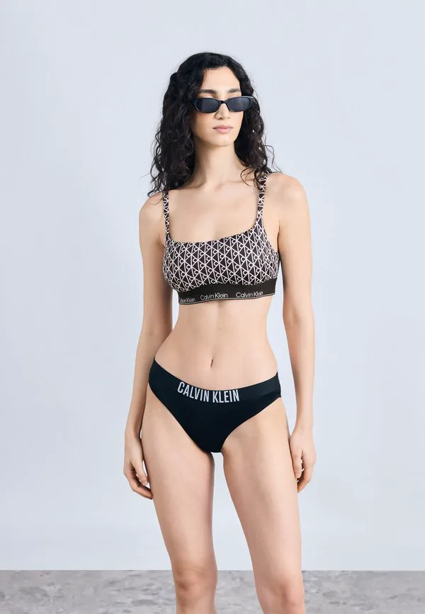 

Топ от купальника с квадратным вырезом и вырезом-бралеттом Calvin Klein Swimwear, Black, Черный, Топ от купальника с квадратным вырезом и вырезом-бралеттом Calvin Klein Swimwear, Black