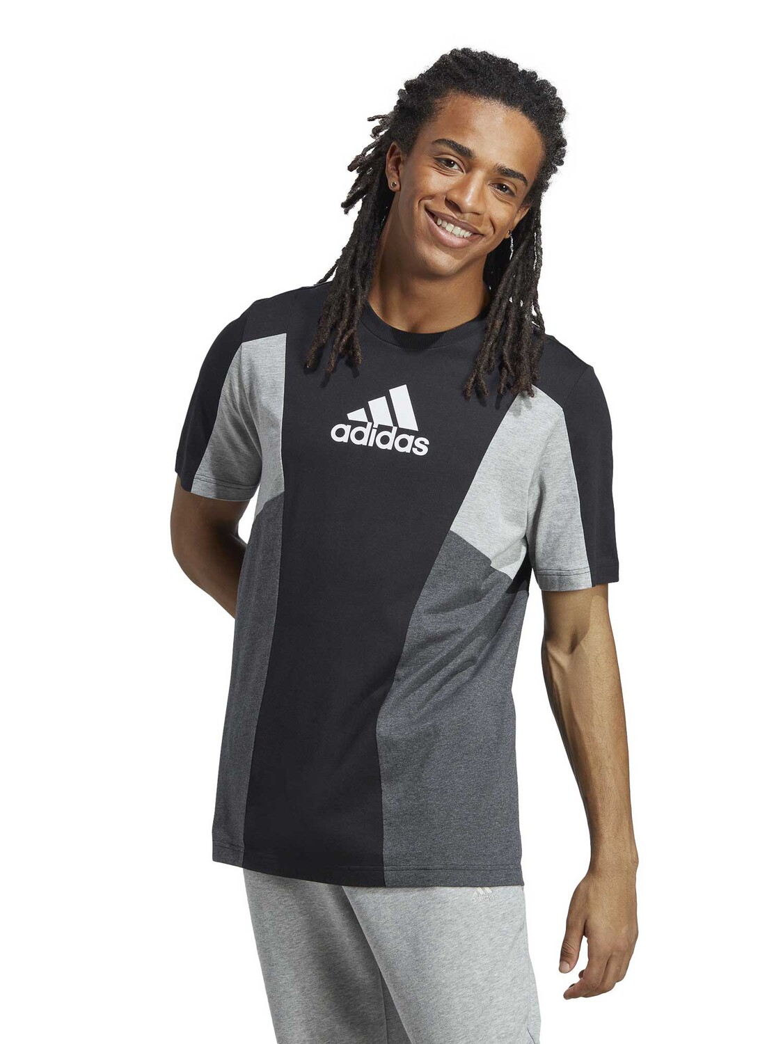 

Футболка Adidas Sportswear Essentials Colourblock, черный