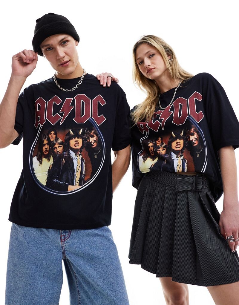 

Черная объемная футболка унисекс с принтом AC/DC ASOS DESIGN