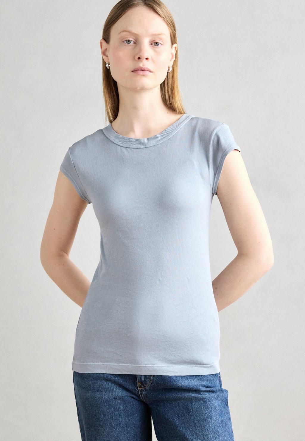 

Базовая футболка SHORT SLEEVE ROUND NECK Marc O'Polo, темно-синий