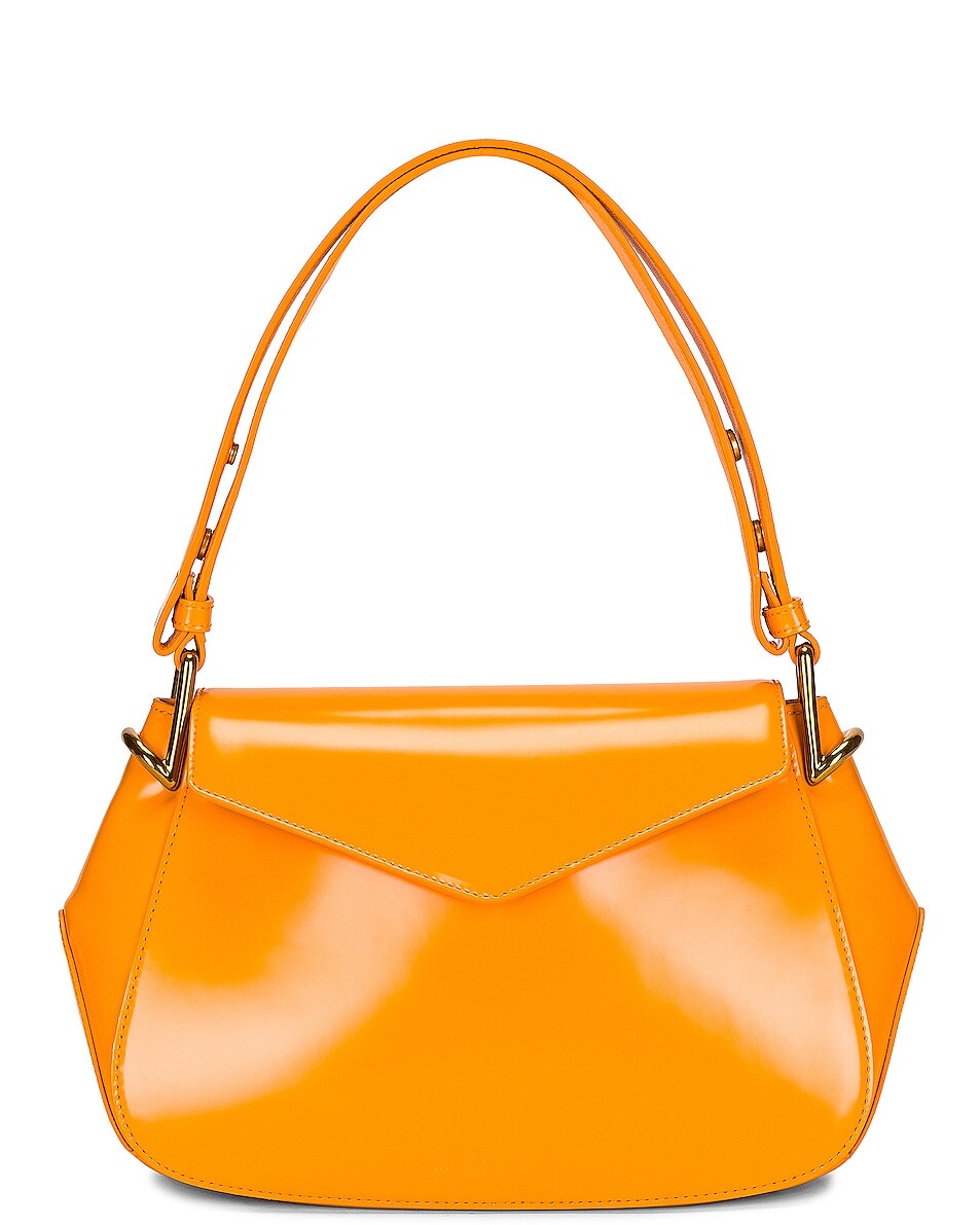 

Сумка через плечо Bottega Veneta V Ring Crossbody, цвет Tangerine & Gold, Оранжевый, Сумка через плечо Bottega Veneta V Ring Crossbody, цвет Tangerine & Gold