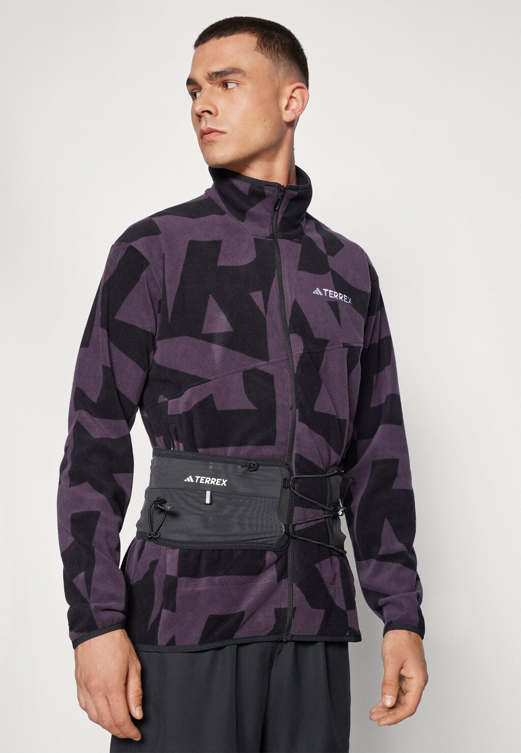 

Флисовая куртка MULTI PRINTED FULL ZIP JACKET adidas, черный