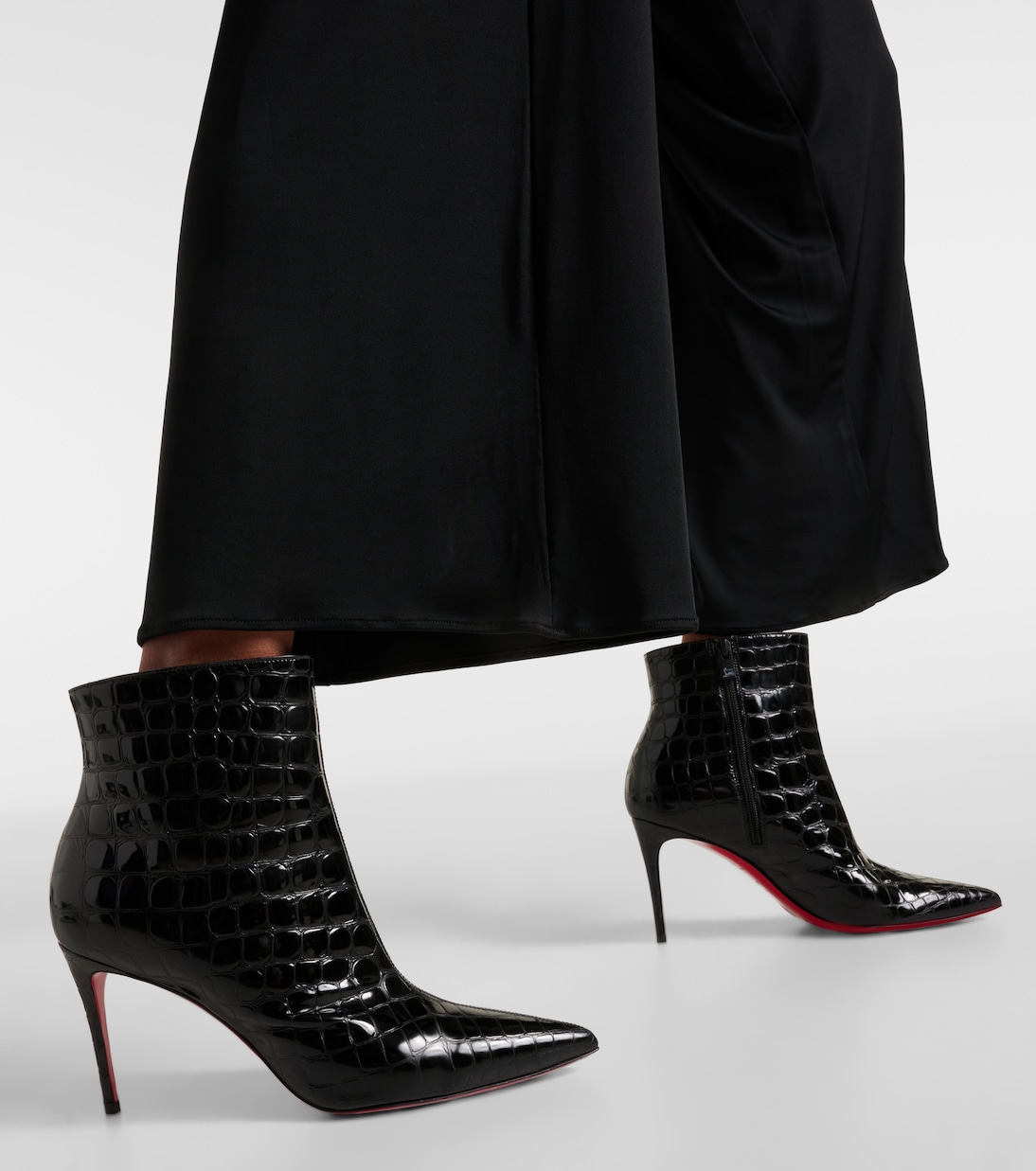 Сапоги-ботфорты So Kate 85 с эффектом крокодиловой кожи Christian Louboutin, черный — фото 4