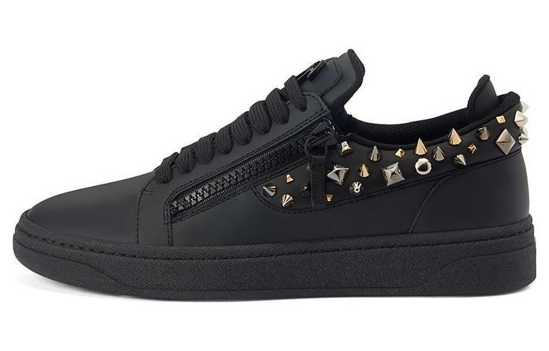 

Кожаные кроссовки, украшенные заклепками Giuseppe Zanotti, Black