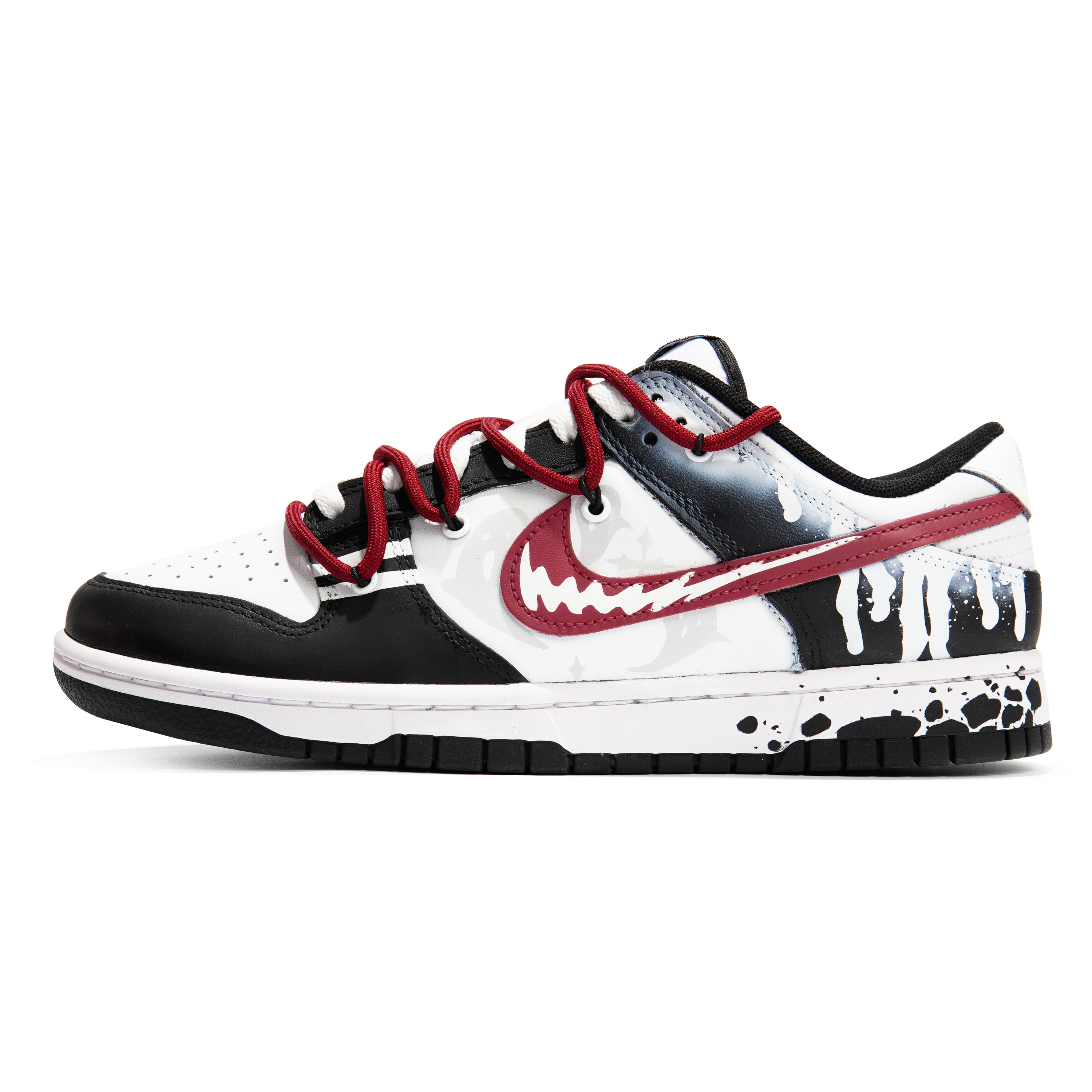 

Кроссовки Nike Dunk Skateboard Shoes Women's Low-Top Black White Red