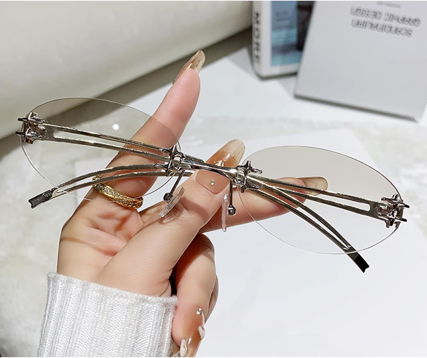 

bullabulling Модные овальные солнцезащитные очки без оправы для женщин, модель Y2k, маленькие солнцезащитные очки с защитой от УФ-излучения UV400, металлические линзы со звездой (серебристый/серый), Silver/Gray