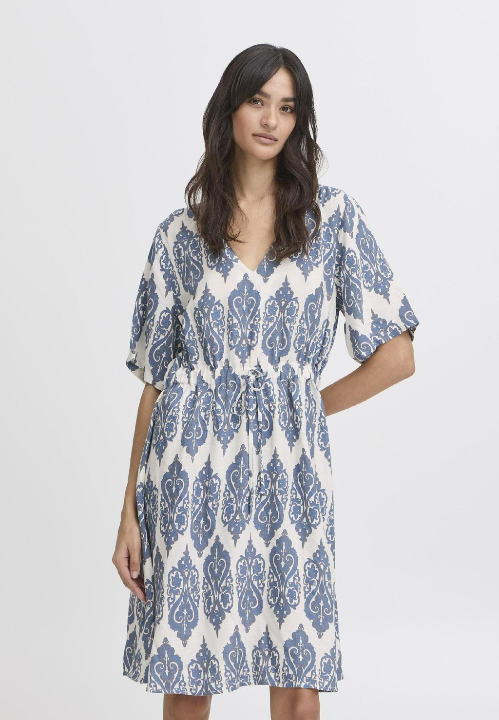 

Повседневное платье BYBXHIMEKO b.young by Zalando, белый